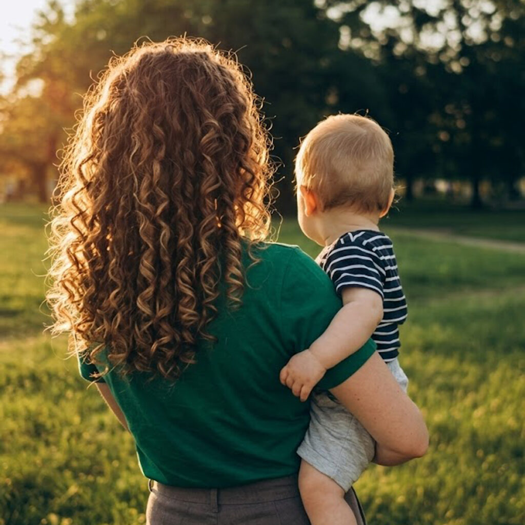 Postpartum Hair Loss and Curly Hair: What New Mothers Should Know